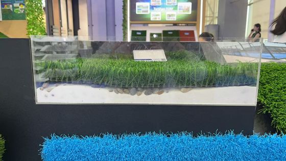 Ненасыпной искусственный газон с амортизирующим матом для спортивных площадок