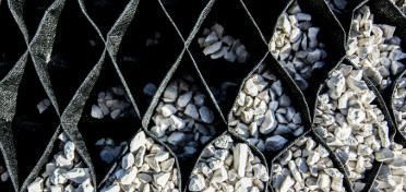 Ненасыпной искусственный газон с амортизирующим матом для спортивных площадок