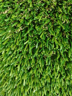 Не заполняющаяся зеленая искусственная трава Прозрачный латекс 30 мм PE&PP материал Небольшой песок Необходимые дренажные отверстия