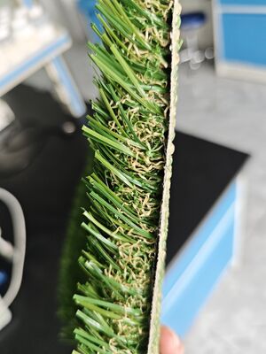 Не заполняющаяся зеленая искусственная трава Прозрачный латекс 30 мм PE&PP материал Небольшой песок Необходимые дренажные отверстия